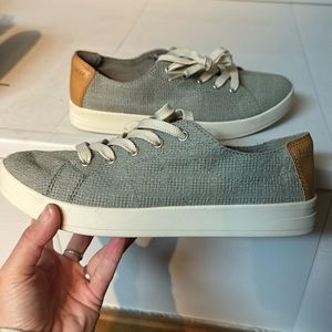 Never worn Reef canvas sneakers